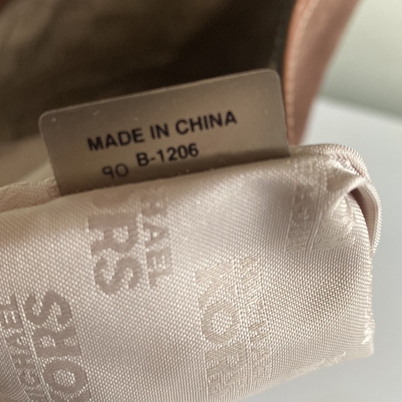 Michael Kors. 'jet Set' Code: B-1206 Taupe Brown Suede Leather Tote. - Picture 10 of 13